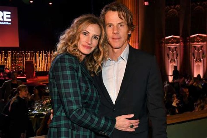 Behind The Curtain: Unveiling Julia Roberts' Former Husband