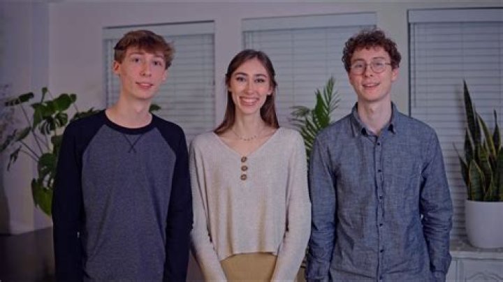 Exploring Life In 3D: Siblings And Religion