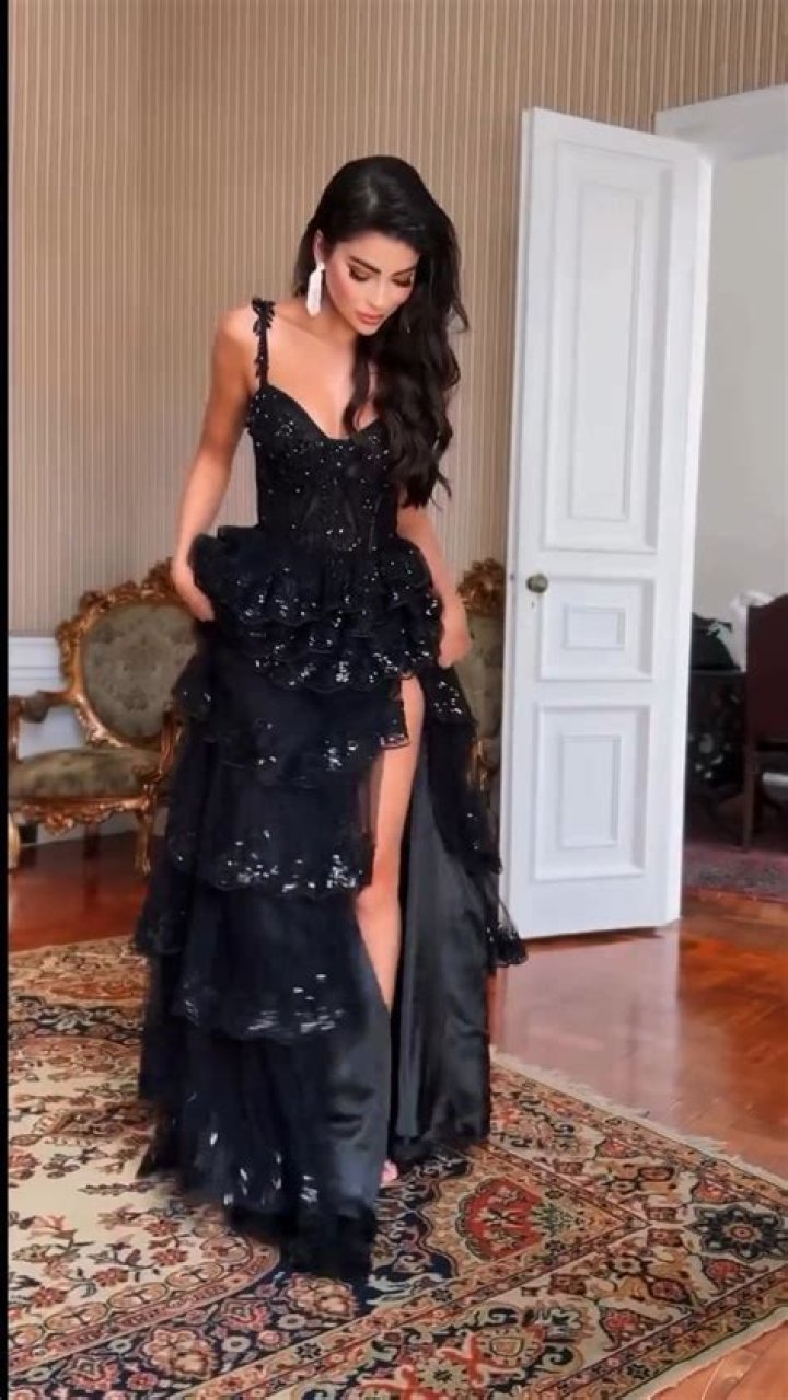 Unveiling The Iconic Edgar Outfit: A Style Journey