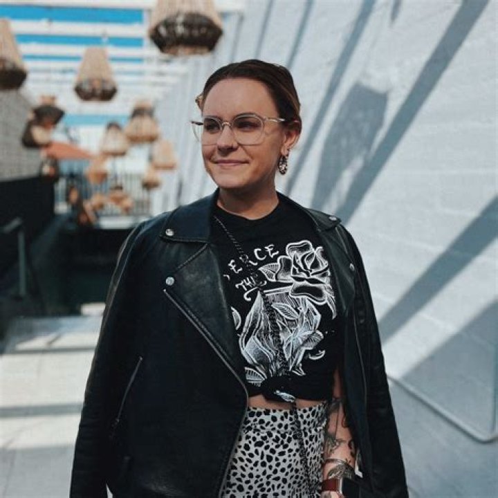 Unveiling The Truth: Is Amanda Bynes Pregnant With Dan?